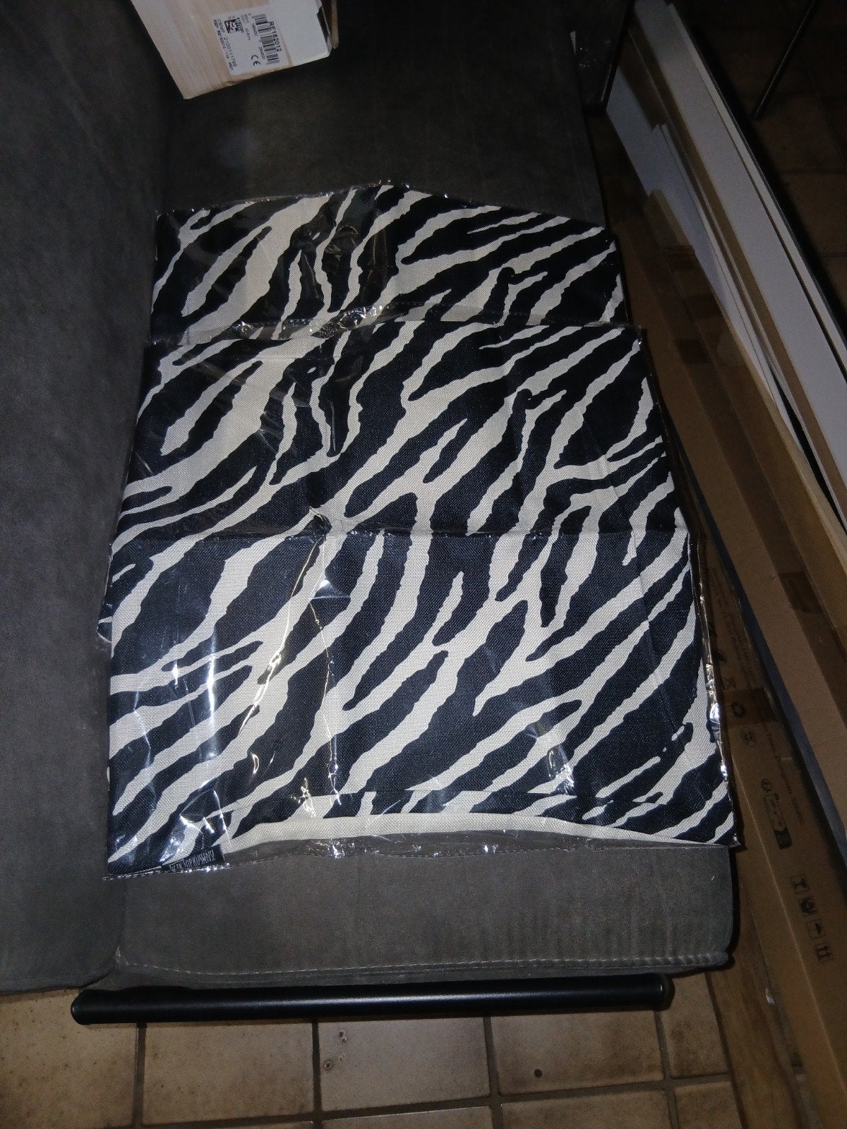2 Zebra print kussenhoezen 40x40 cm - Nieuw in verpakking, Zwart, Met print, Nieuw, Ophalen of Verzenden