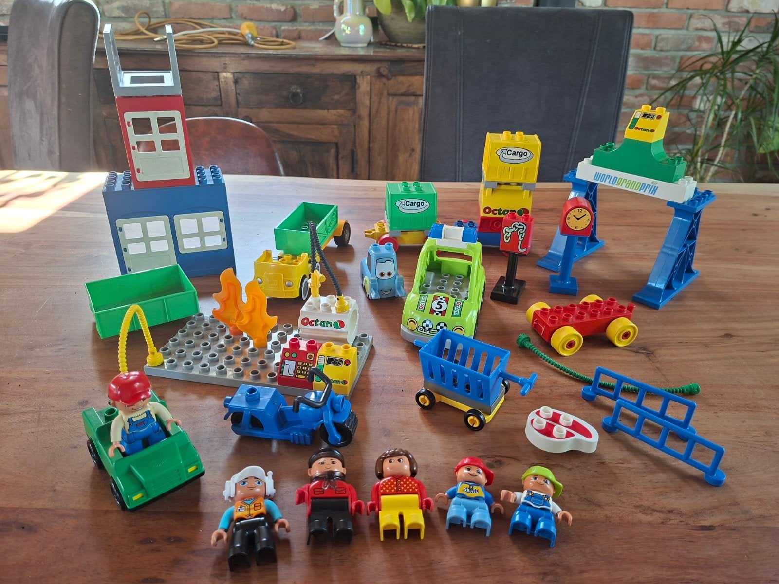 Lego duplo  voertuigen poppetjes treintje motor tanken, Kinderen en Baby's, Speelgoed | Duplo en Lego, Ophalen of Verzenden, Gebruikt