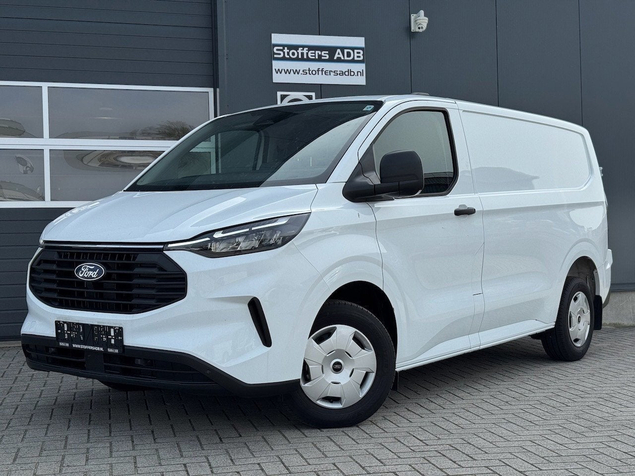 Ford Transit Custom 300 2.0 TDCI L1H1 Trend 136pk | CarPlay, Voorwielaandrijving, Zwart, 4 cilinders, Wit