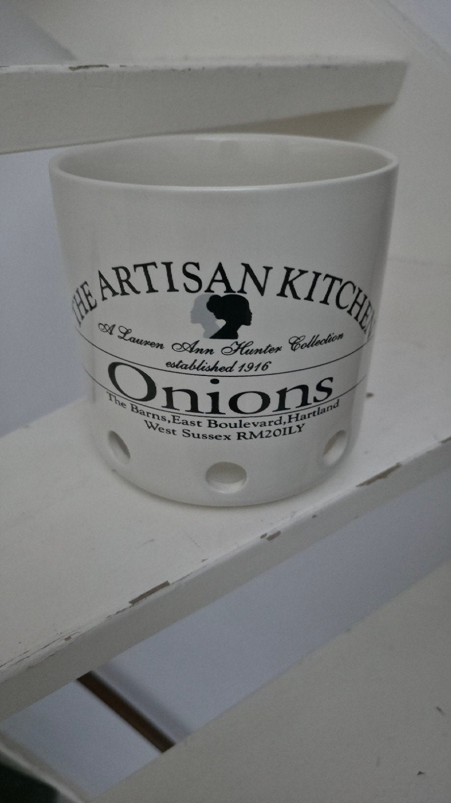 The Artisan Kitchen Uienpot - Wit Keramiek, Ophalen of Verzenden, Zo goed als nieuw, Voorraadpot, Steen/keramiek