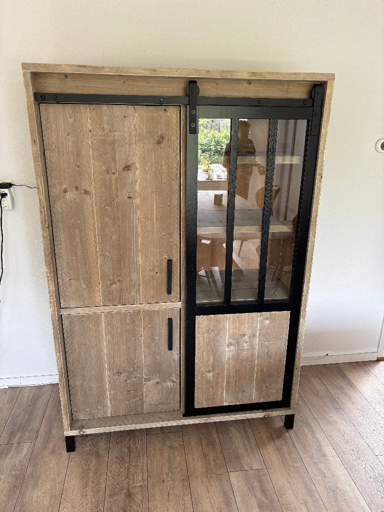 Opbergkast met schuifdeur, steigerhout. Gratis geleverd, Tuin en Terras, Haardhout, Minder dan 3 m³, Ophalen of Verzenden, Overige houtsoorten