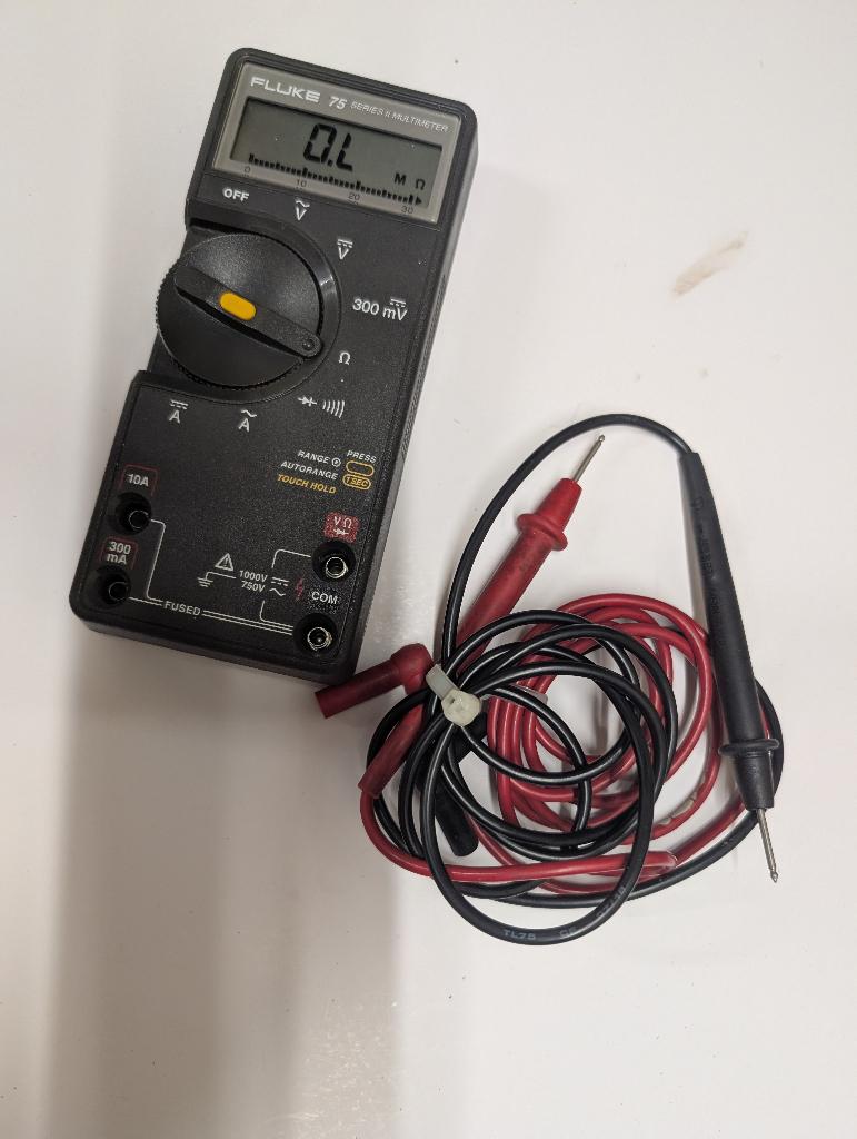 Fluke 75 II Multimeter, met fluke 10A 1000v meetpennen, Ophalen of Verzenden, Gebruikt, Multimeter