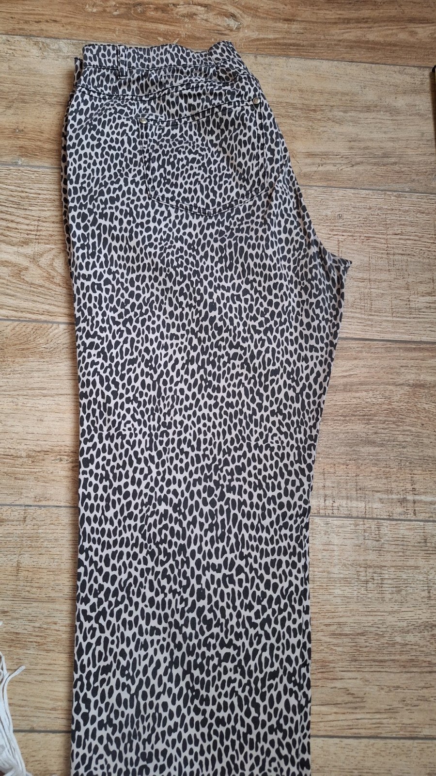 Betty Barclay luipaardprint broek 42 44, Kleding | Dames, Broeken en Pantalons, Bruin, Maat 42/44 (L), Ophalen of Verzenden, Zo goed als nieuw