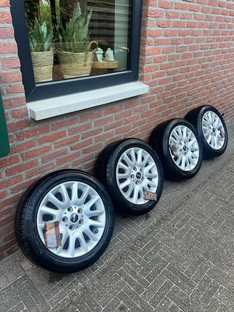 Mooie set 16 inch velgen + all season banden Mini Cooper, Gebruikt, 16 inch, Banden en Velgen, Ophalen of Verzenden