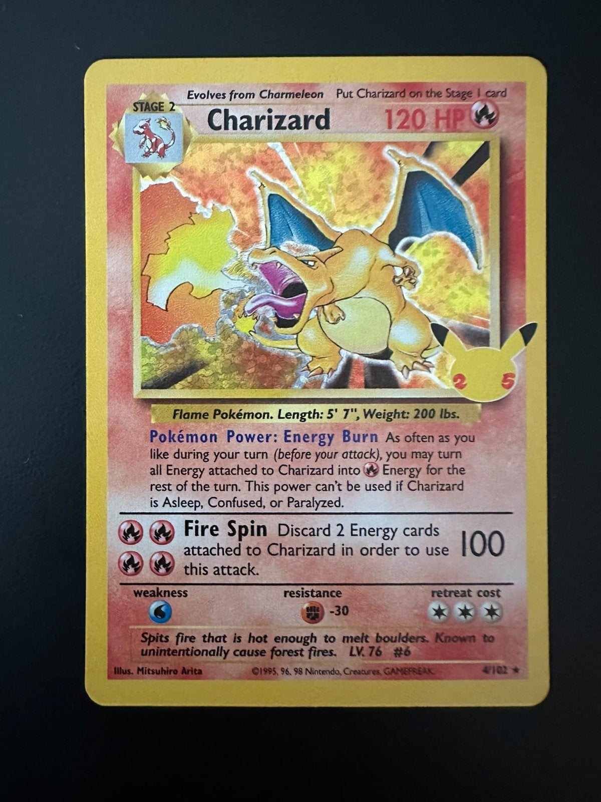 Charizard Pokémon Kaart 4/102 - 25th anniversary - NM, Hobby en Vrije tijd, Ophalen of Verzenden