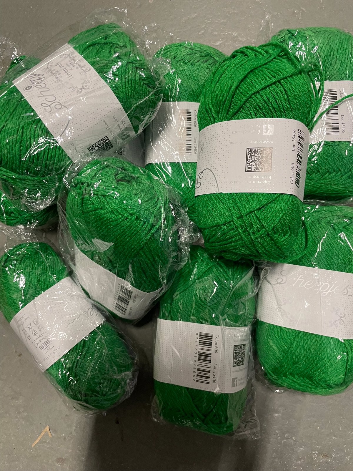 10 bollen Scheepjes linen soft in helder groen garen, Ophalen of Verzenden, Nieuw, Breien of Haken, Wol of Garen