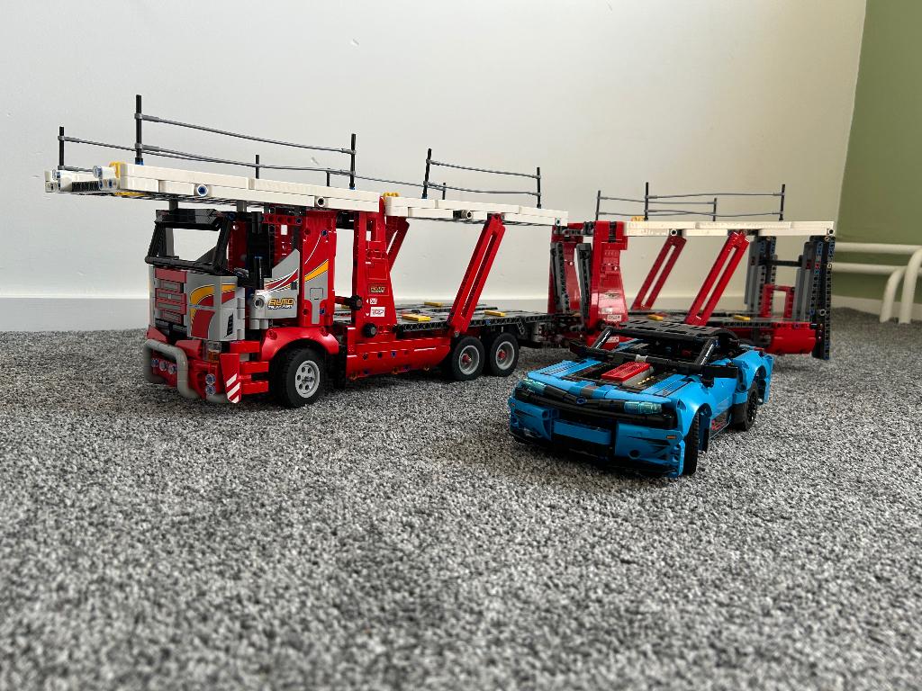 Lego technic 42098 autotransporter met auto, Gebruikt, Groter dan 1:32, Truck, Ophalen