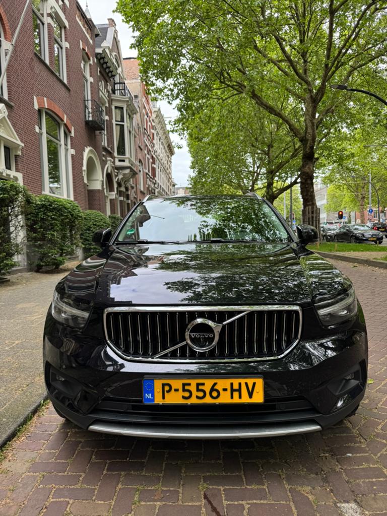 Volvo XC40 B3 Inscription | Pano roof | Leather | 360 | H&K, Auto's, Volvo, 4 cilinders, Hybride Elektrisch/Benzine, 1600 kg, 93 €/maand