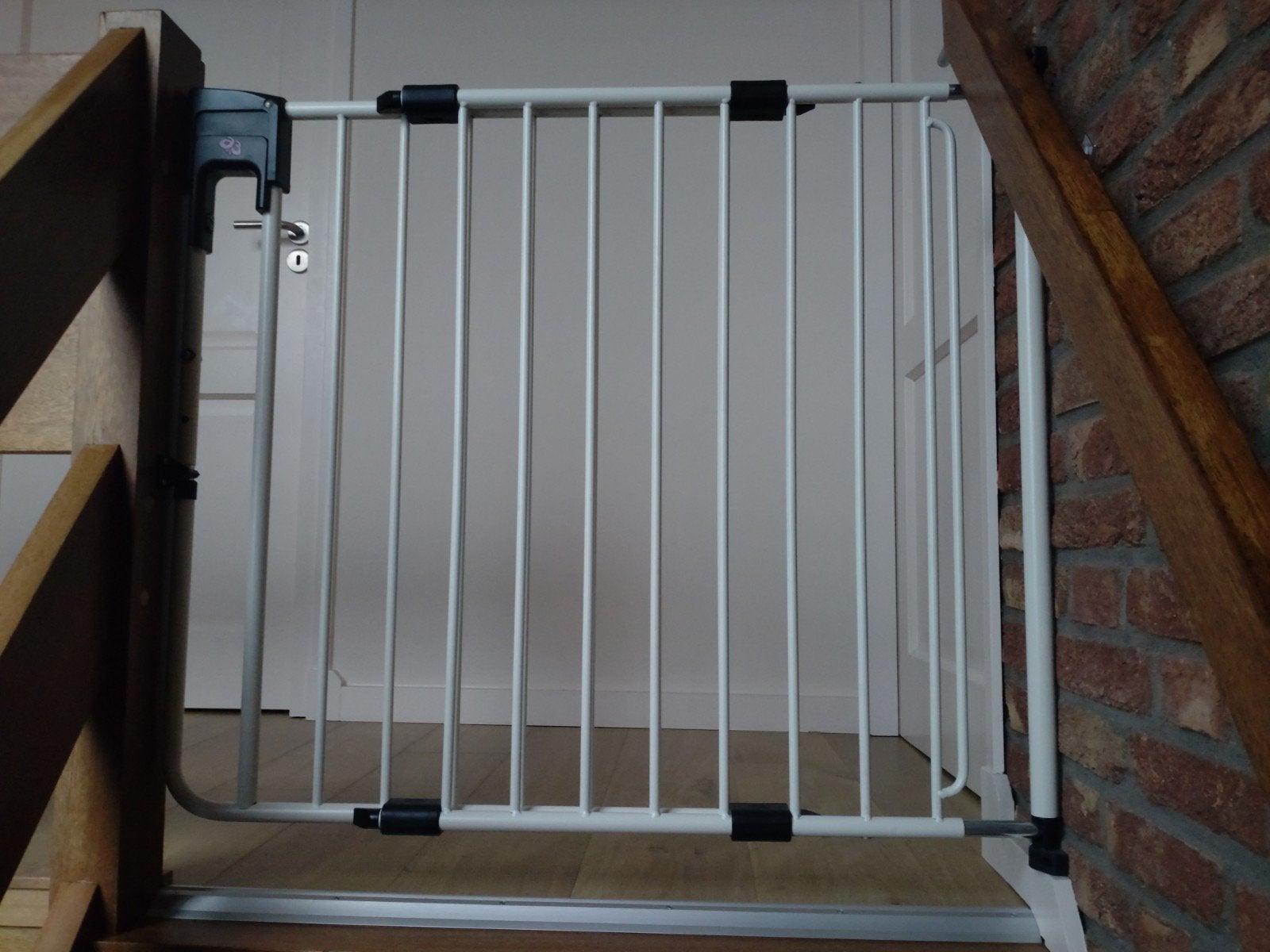 A3 Baby & kids Safetydoor traphekje wit, Kinderen en Baby's, Ophalen of Verzenden, Zo goed als nieuw, Metaal of IJzer, 115 cm of meer