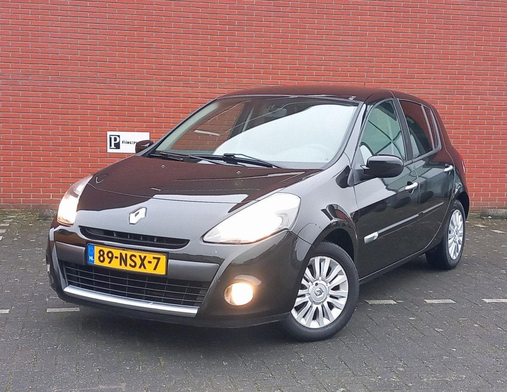 RENAULT Clio 1.2 16V 55 KW 5D Collection, Auto's, Renault, Voorwielaandrijving, Euro 5, Stof, Gebruikt