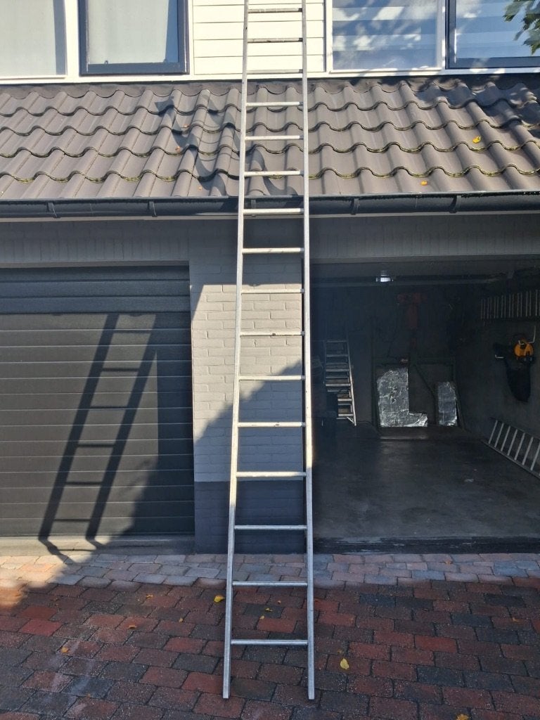 Aluminium ladder 4 meter lang 1 deel, Doe-het-zelf en Verbouw, Ophalen of Verzenden, Zo goed als nieuw, Ladder, 4 meter of meer