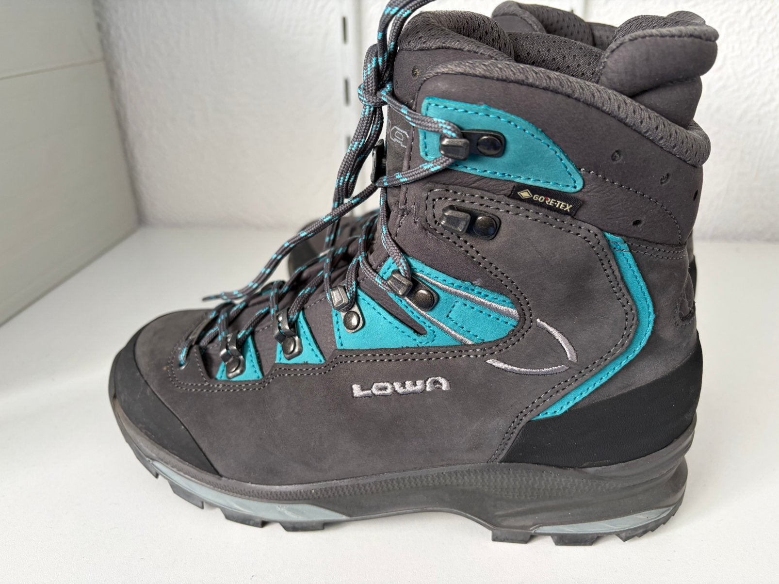 Dames Lowa Mauria eva GTX, Ophalen, Zo goed als nieuw, Schoenen