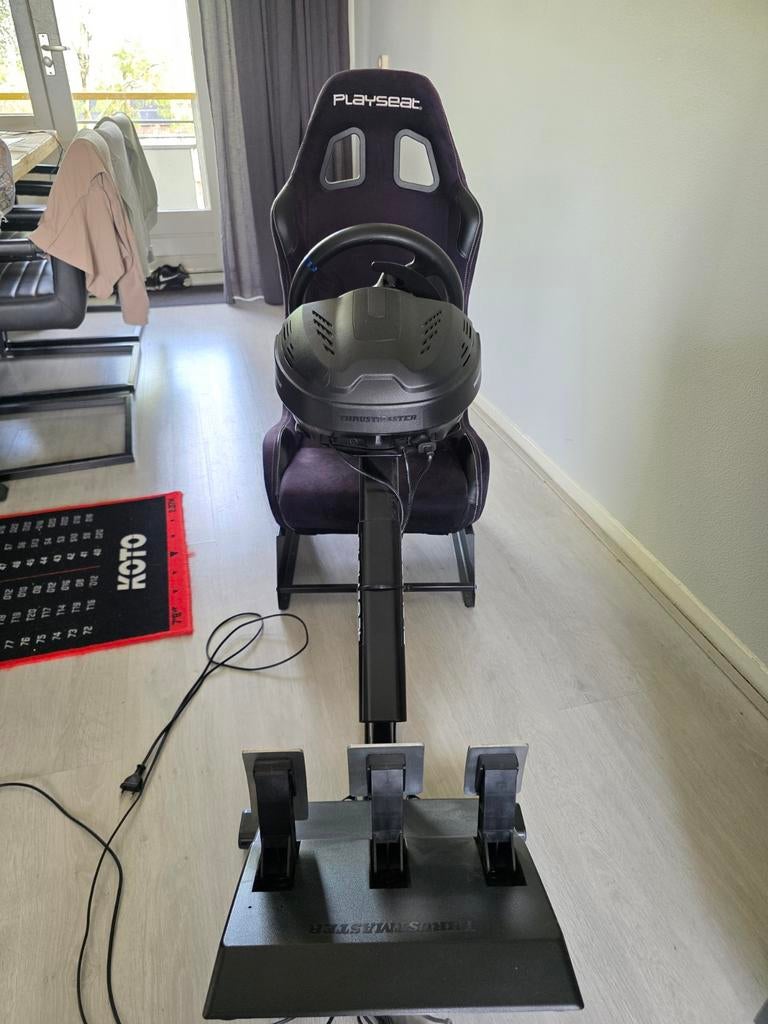 Playseat met Thrustmaster T300 (inclusief 2 games), Spelcomputers en Games, Ophalen, Overige merken, Zo goed als nieuw