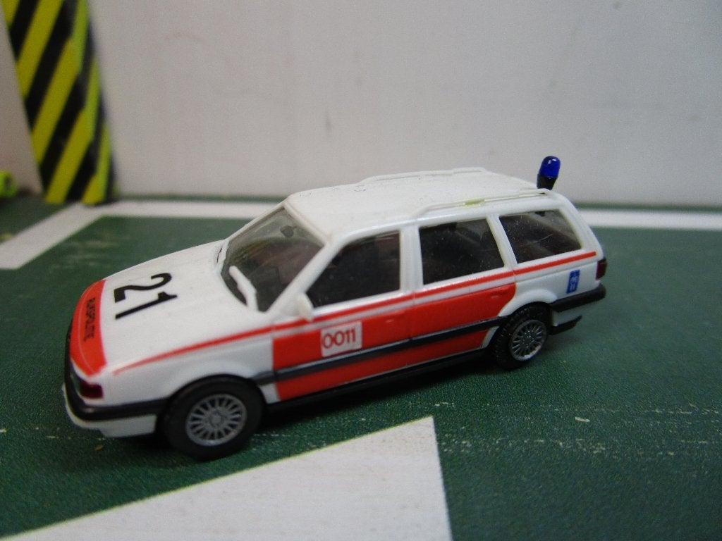 1 p 87 Volkswagen Passat rijkspolitie, Overige merken, Auto, B, Ophalen of Verzenden