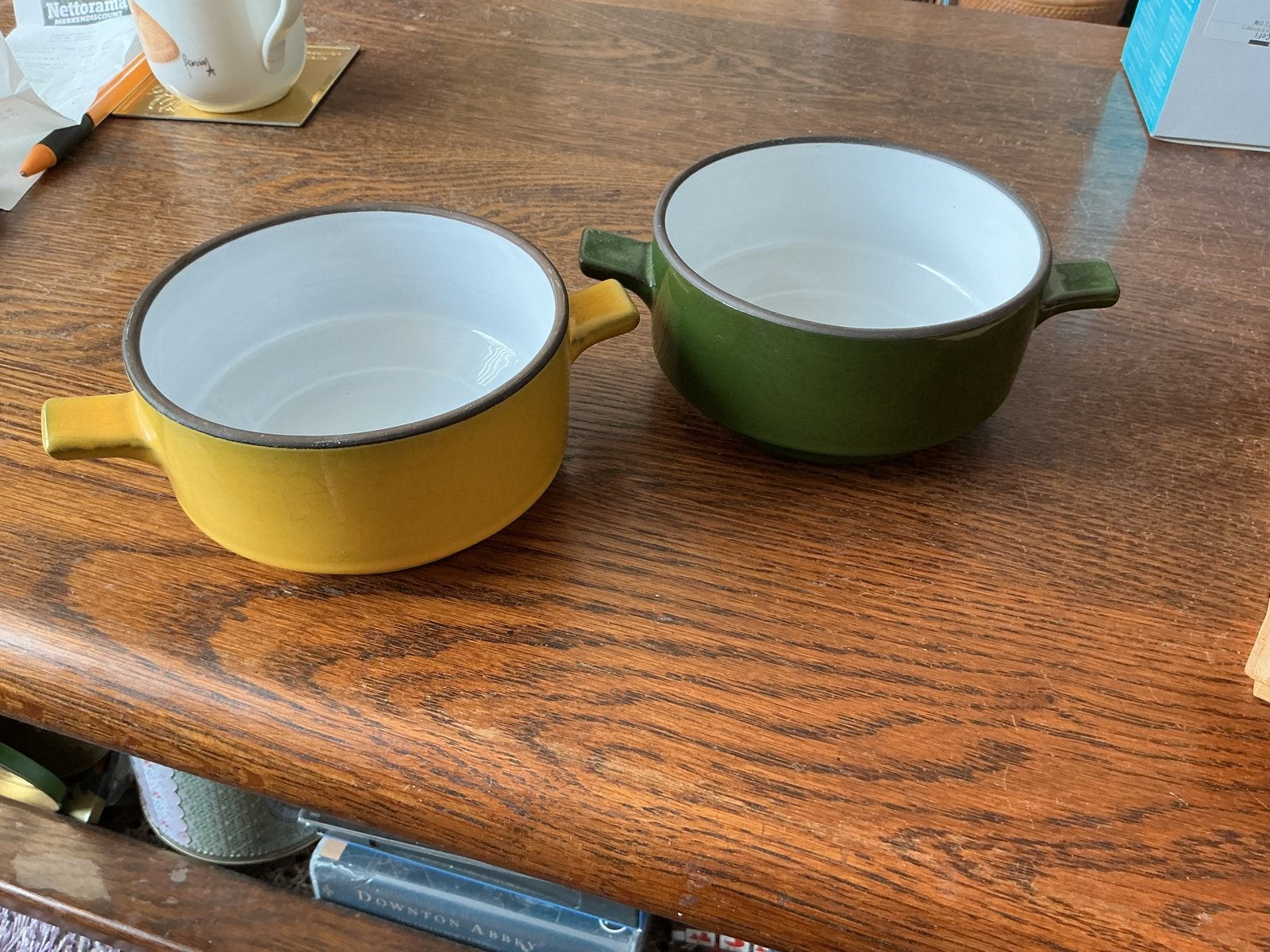 Set van 2 vintage soepkommen - geel en groen, Gebruikt, Keramiek, Vintage, Ophalen of Verzenden