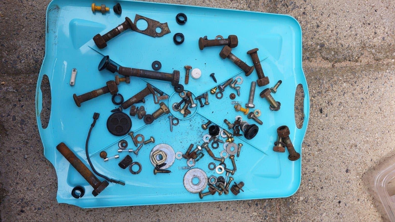 Restant bevestigingsmiddelen Daf 66 / Volvo 66, Ophalen, Gebruikt, Voor, Volvo