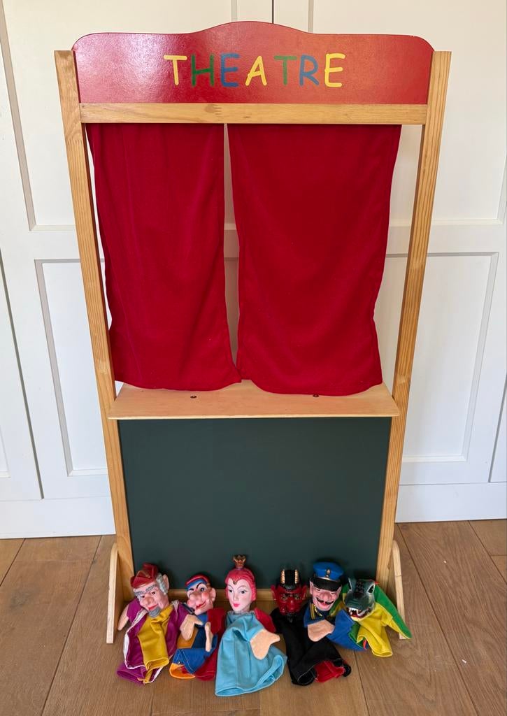 Houten poppenkast met handpoppen (6 stuks), Ophalen, Zo goed als nieuw, Jongen of Meisje