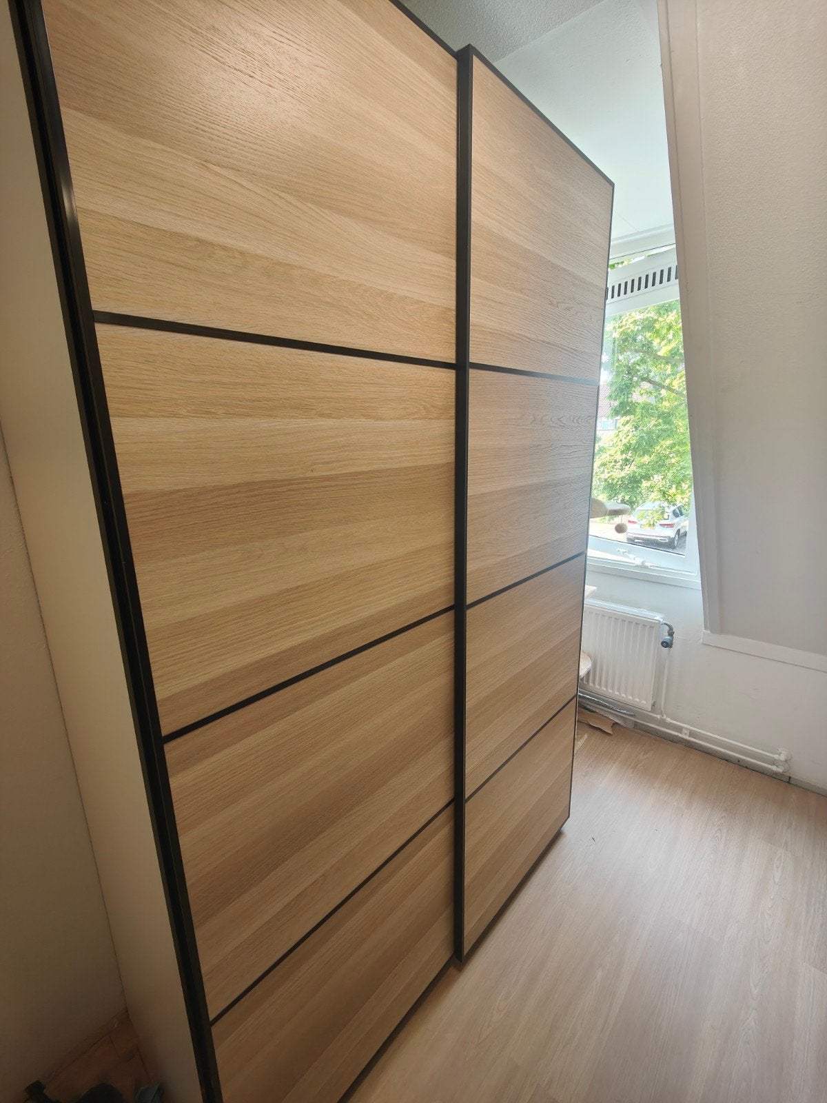 IKEA Kledingkast met schuifdeuren, 100 tot 150 cm, 200 cm of meer, Zo goed als nieuw, Modern