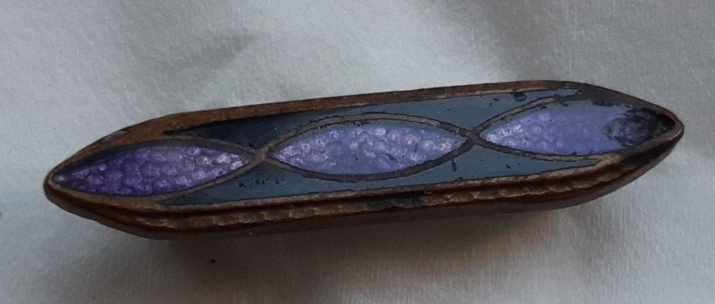 speldje paars/zwart, Sieraden, Tassen en Uiterlijk, Overige materialen, Gebruikt, Zwart, Minder dan 4 cm