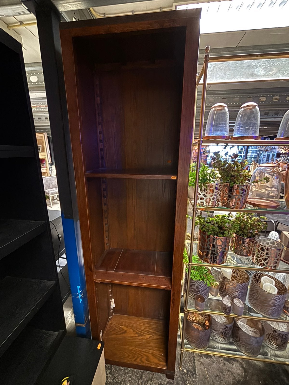 Smalle houten boekenkast donkerbruin, Roxxz design, Zo goed als nieuw, Info@roxxz.nl, 25 tot 50 cm