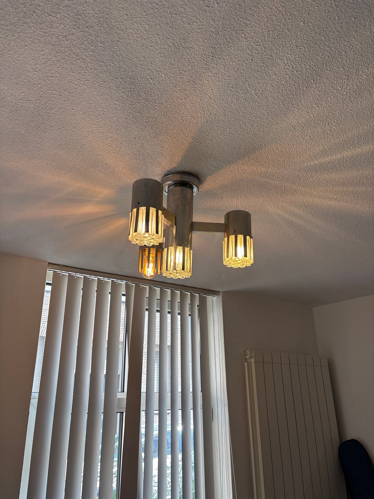 Moderne plafondlamp met 4 glazen kappen, Minder dan 50 cm, Gebruikt, Ophalen of Verzenden, Glas