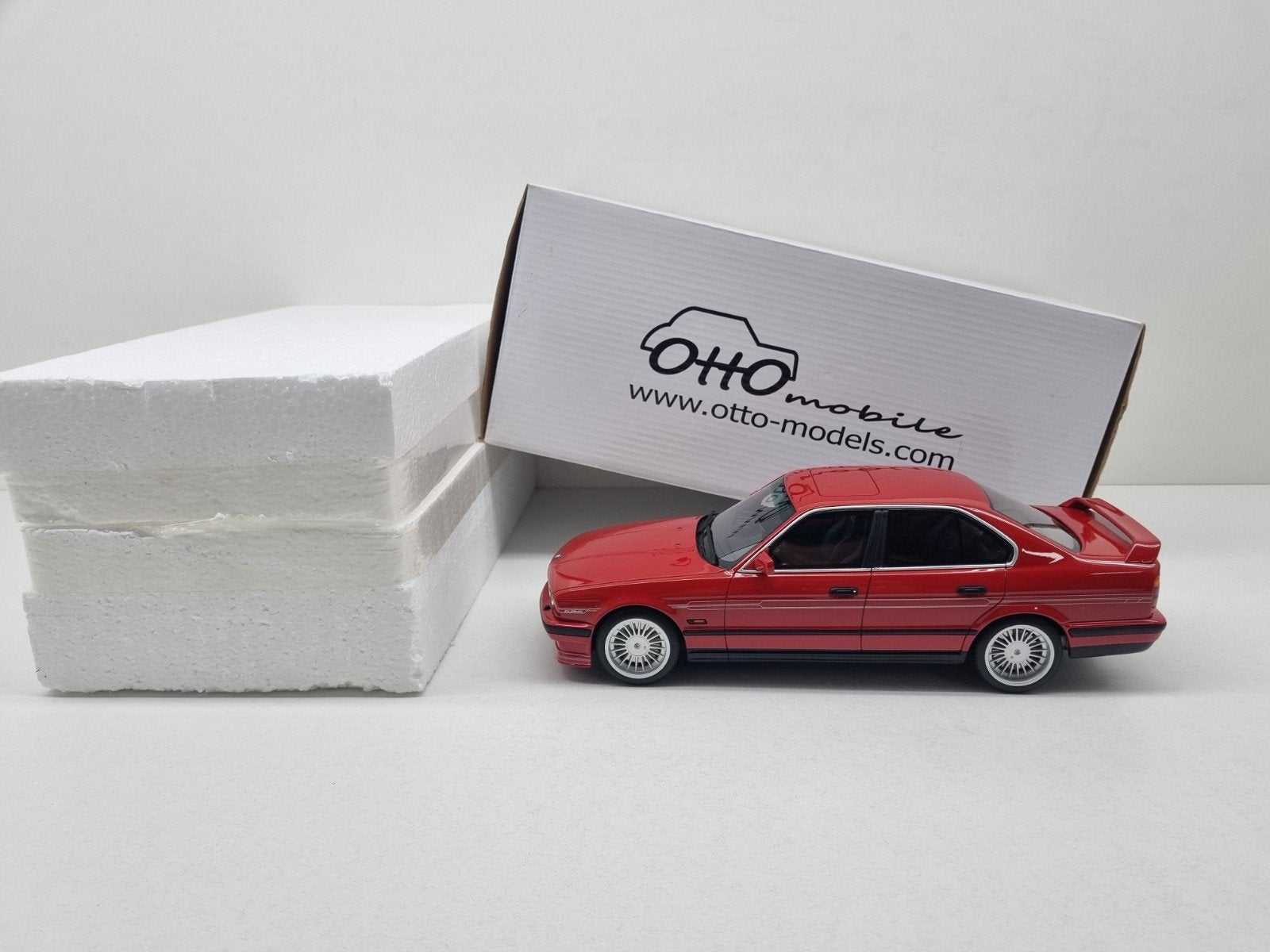 Ottomobile
Bmw E34 Alpina B10 BI Turbo 1/2000 1:18 Nieuwstaa, Ophalen of Verzenden, Zo goed als nieuw, Auto, OttOMobile
