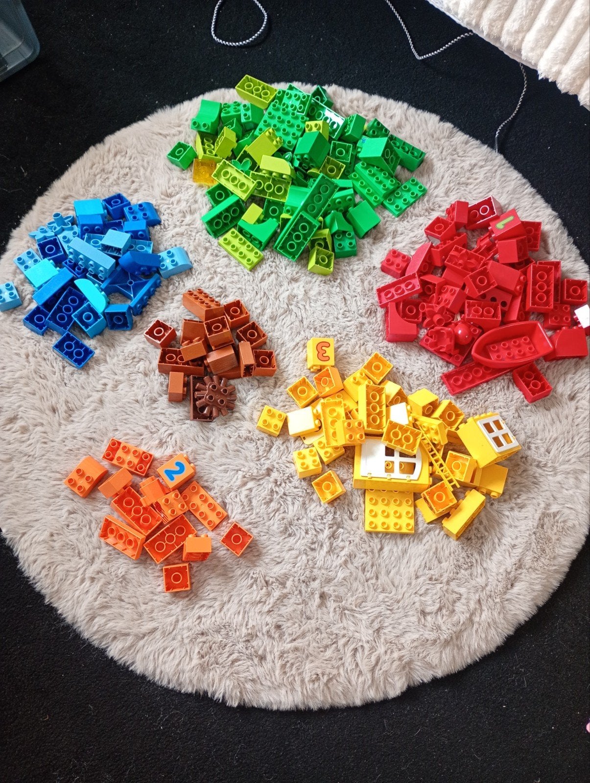 Grote Duplo set met veel bouwstenen en accessoires, Gebruikt, Overige thema's, Ophalen of Verzenden, Inclusief minifiguren