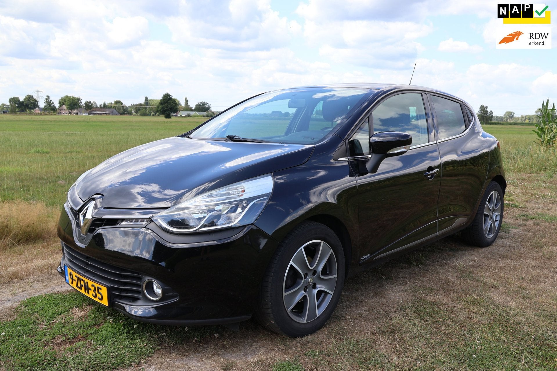 Renault Clio 0.9 TCe ECO Night&Day|Trekhaak|Bluetooth|Dealer, Voorwielaandrijving, Stof, Zwart, 540 kg
