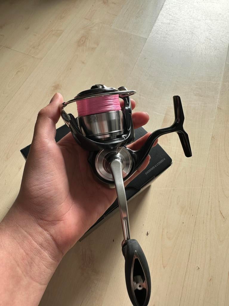 Daiwa Certate 2500, Ophalen of Verzenden, Zo goed als nieuw, Molen