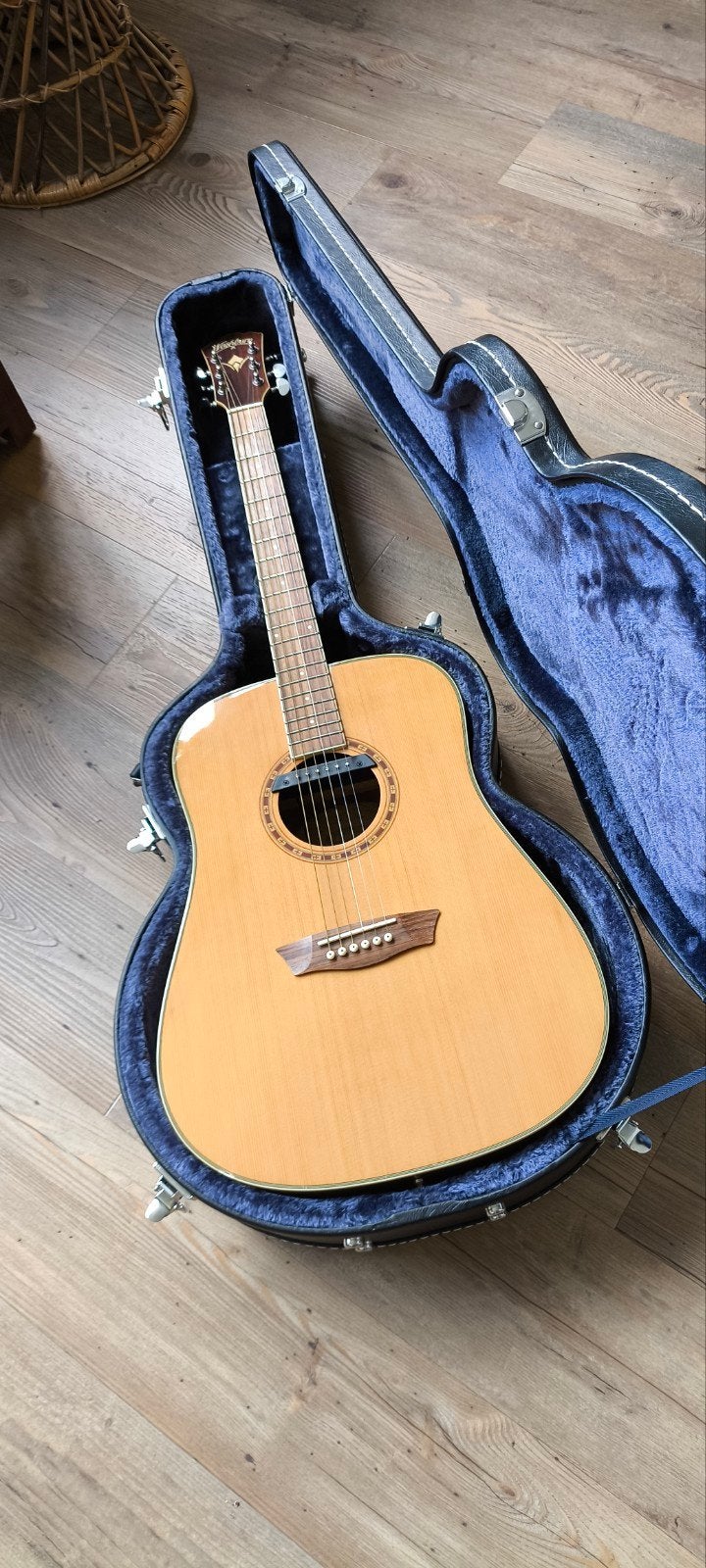 Washburn Western gitaar met koffer en element, Ophalen, Gebruikt, Western- of Steelstringgitaar, Met (piezo-)element