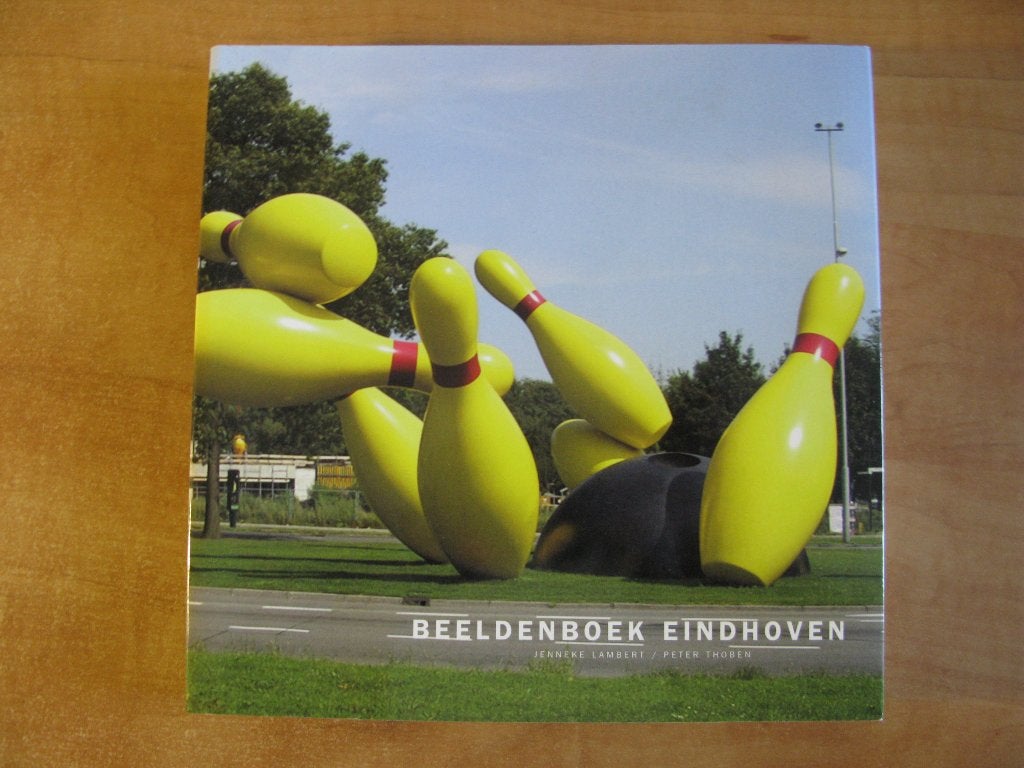 Beeldenboek Eindhoven, alle kunst in de openbare ruimte 2001, Gelezen, Jenneke Lambert en Peter Thoben, Beeldhouwkunst, Ophalen of Verzenden