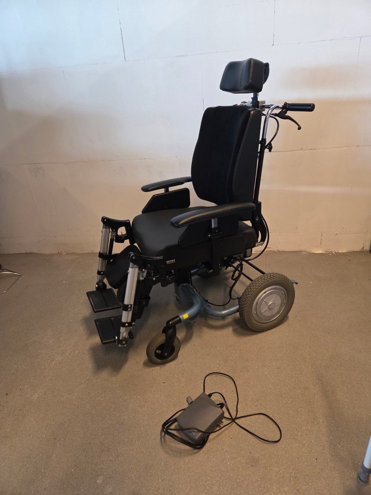Rolstoel met duwondersteuning te huur, Diversen, Ophalen, Elektrische rolstoel
