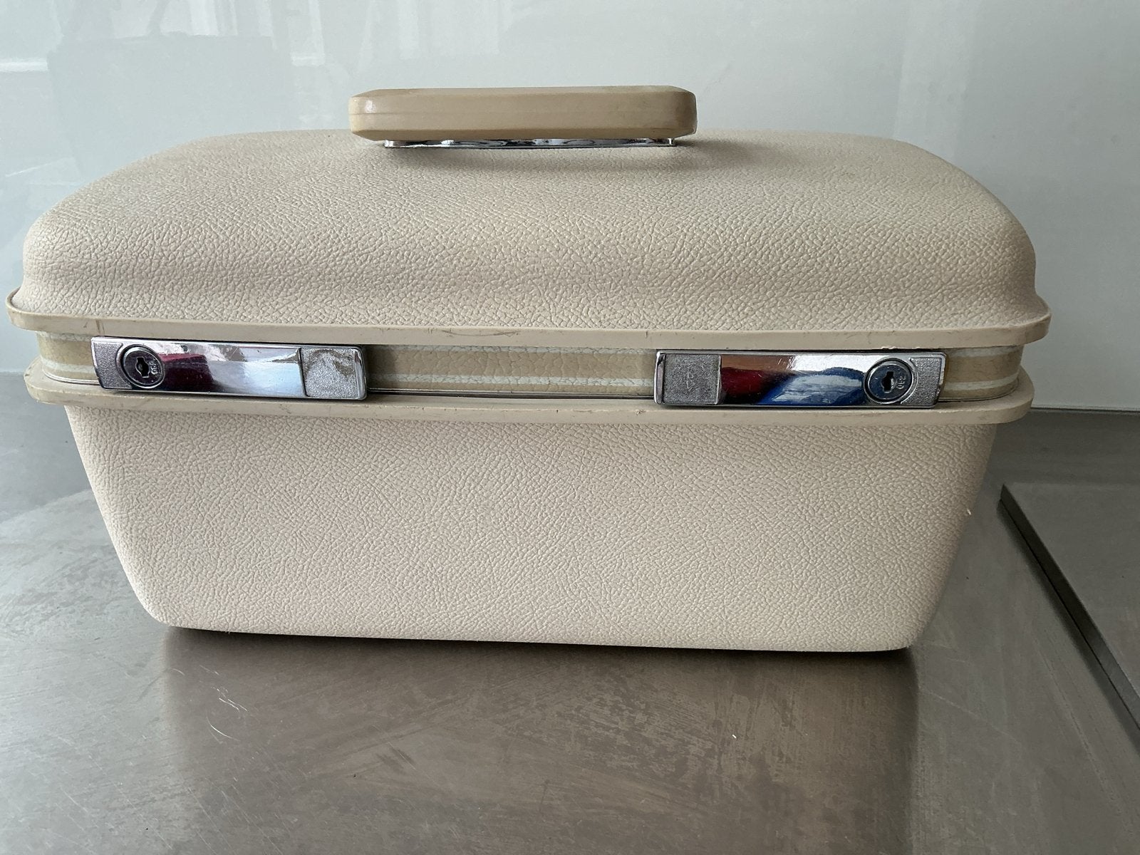 Vintage Samsonite Ecru kleur Beautycase + spiegel en sleutel, Sieraden, Tassen en Uiterlijk, Beautycases, Ophalen, Gebruikt, Beige