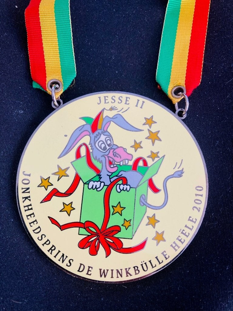 Carnaval onderscheiding HVV de Winkbülle Heële 2010, Ophalen of Verzenden, Overige materialen, Nederland