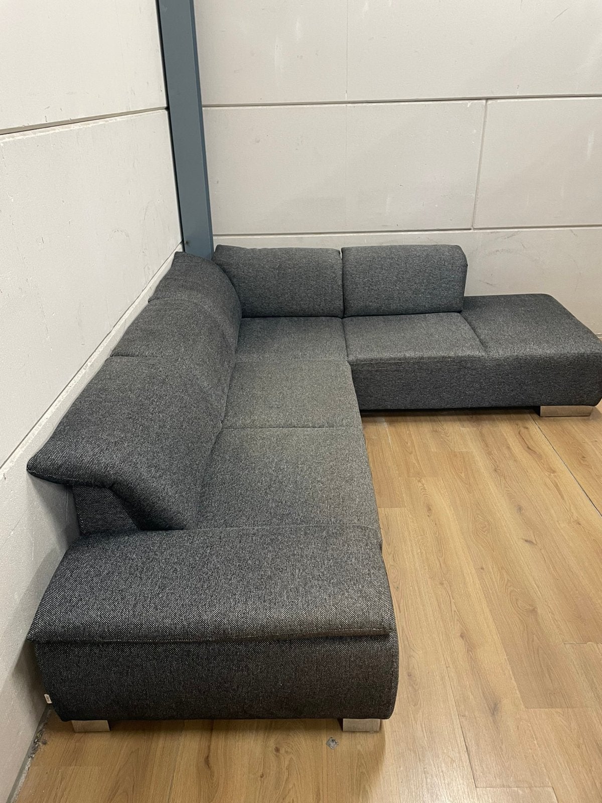 Mooie luxe grijze candy hoekbank met hoofdsteunen GEREINIGD, Huis en Inrichting, Ophalen, 250 tot 300 cm, Luxe, Hoekbank