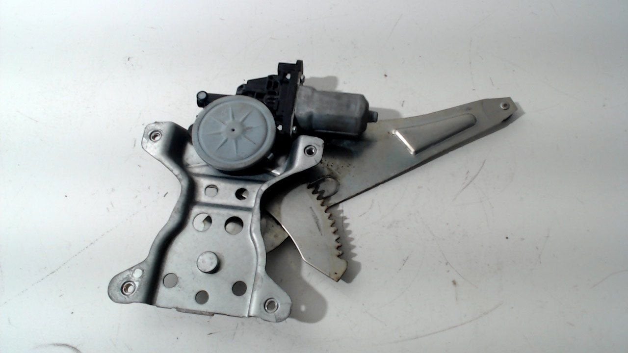 Raammechaniek elektrisch links achter Suzuki Swift, Onderdelen@venauto.nl, Van der Ven Autorecycling B.V., Gebruikt, Ettenseweg 76, 4706 PB Roosendaal, The Netherlands