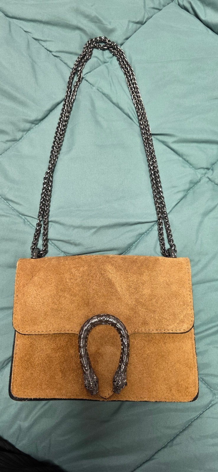 Nieuwe suède schoudertas met ketting en slangendetail, Ophalen of Verzenden