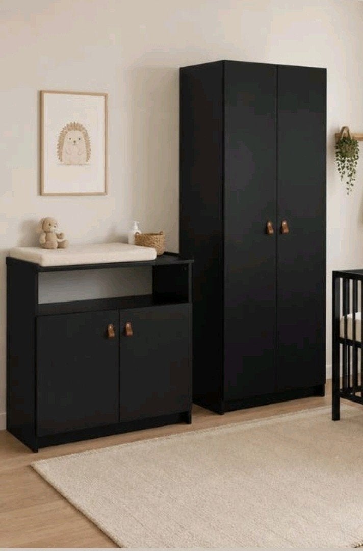 Meubels kinderkamer (commode & kast, evt bedje), Ophalen