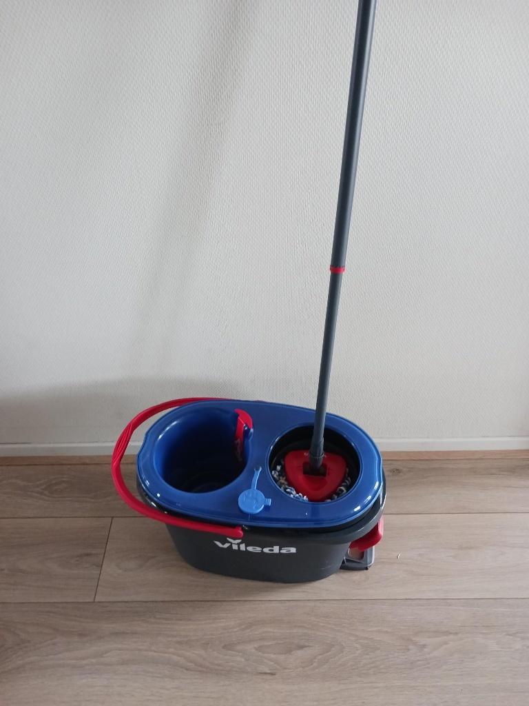 Vileda dweilmop, Ophalen, Dweilemmer, -bak, of -wagen