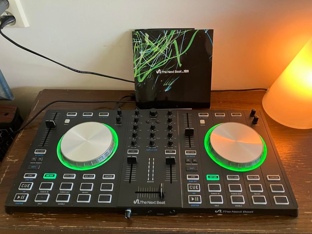 The Next Beat DJ-controller incl software, Muziek en Instrumenten, Dj-sets en Draaitafels, Ophalen of Verzenden, Gebruikt, Dj-set