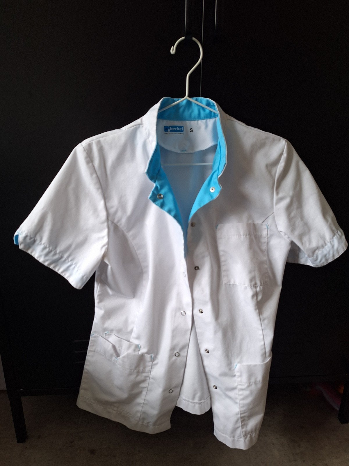 Witte doktersjas/laboratoriumjas met blauwe accenten, De Berkel, Ophalen of Verzenden, Zo goed als nieuw