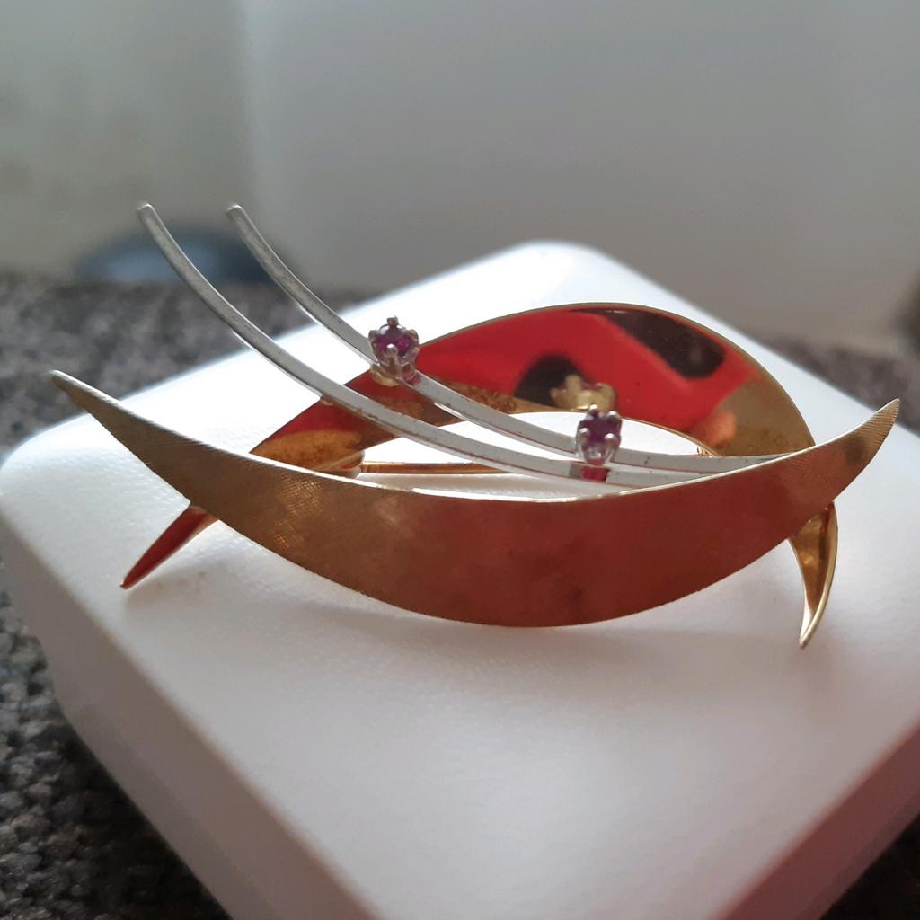 14 karaat gouden broche met robijn, Sieraden, Tassen en Uiterlijk, Broches, Verzenden, Zo goed als nieuw, Goud, Goud