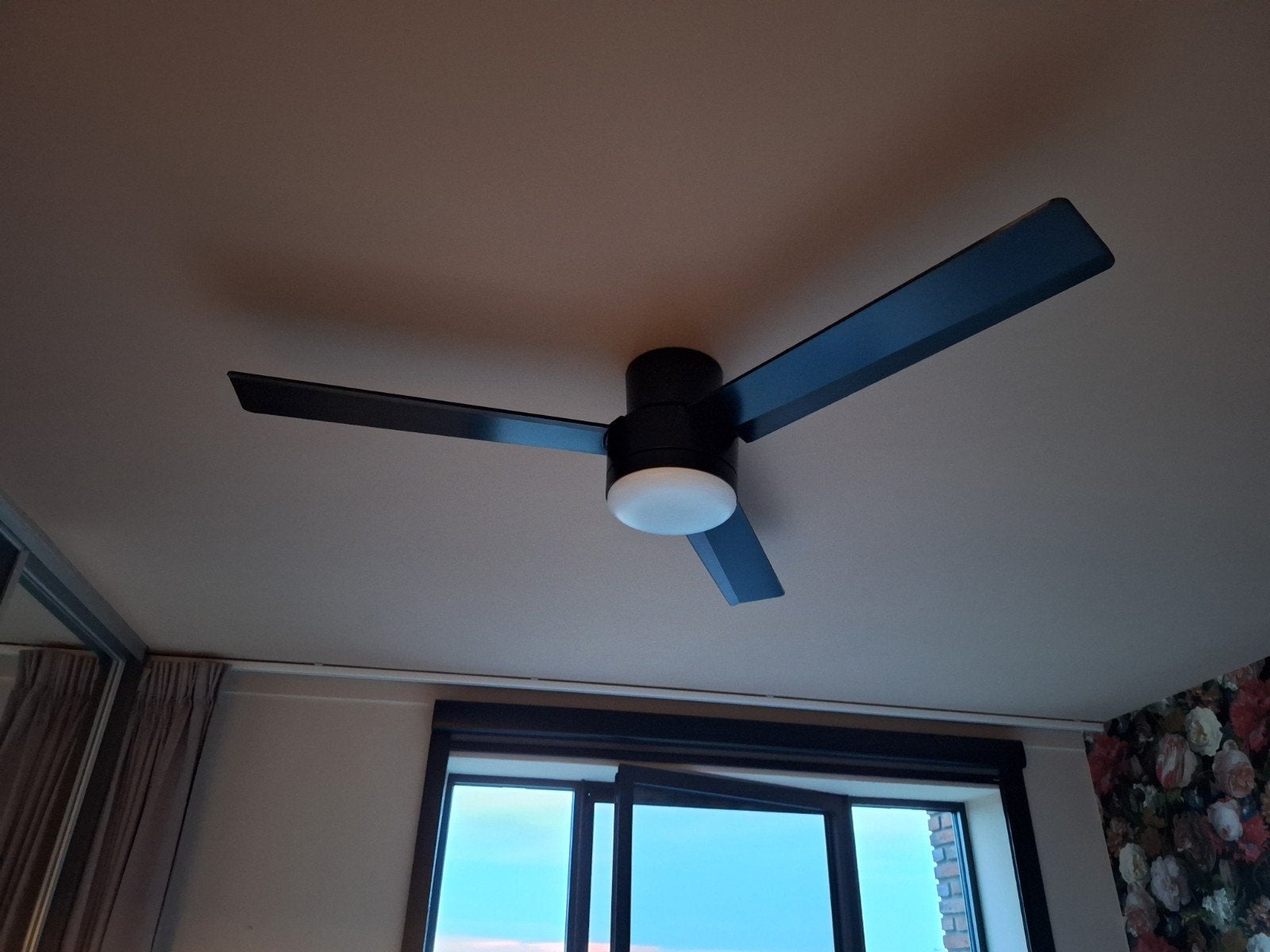 Zwarte plafond ventilator, Witgoed en Apparatuur, Ophalen of Verzenden, Zo goed als nieuw, Plafondventilator