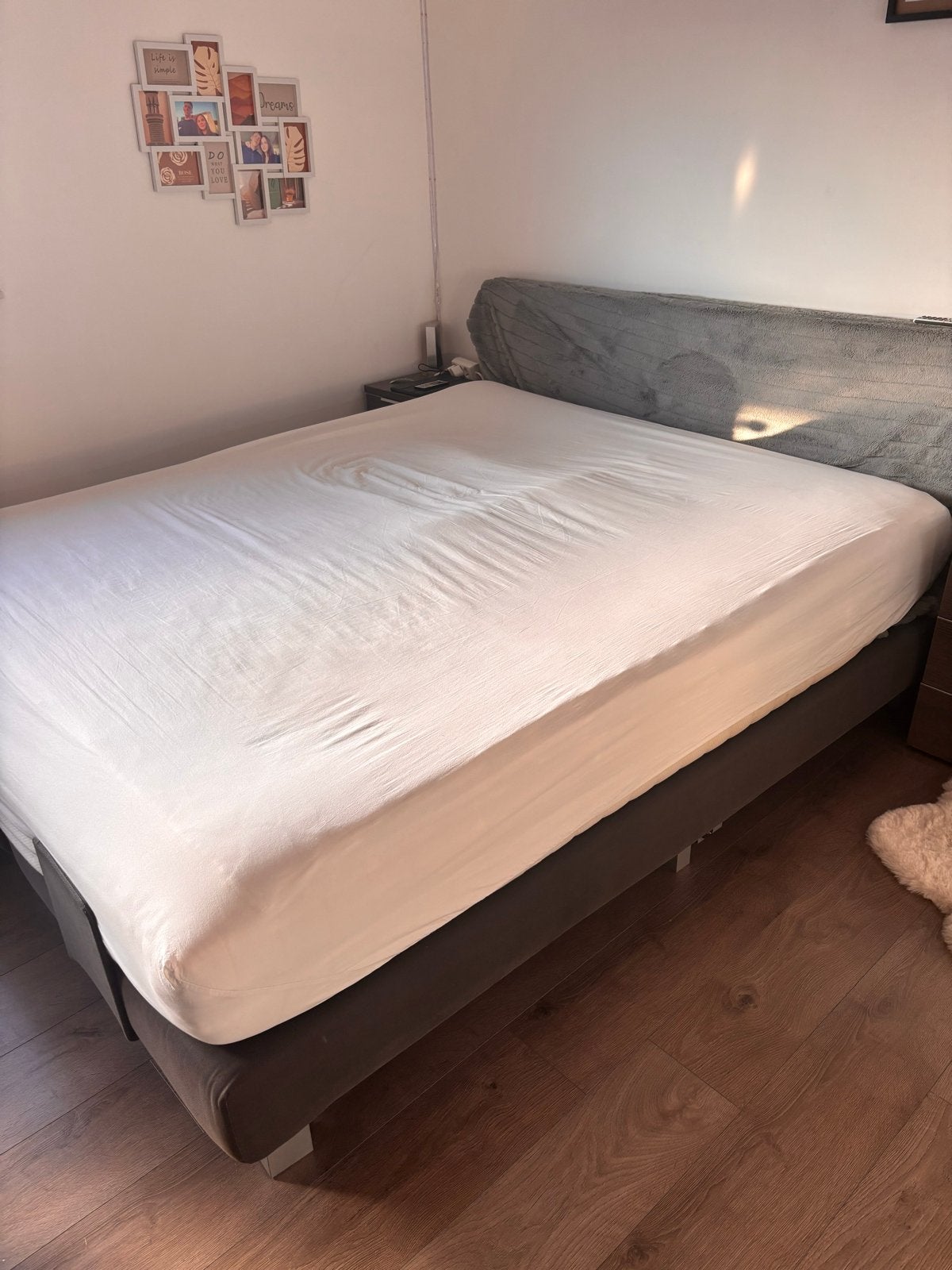 Foto 3 van MOET SNEL WEG! Tweepersoonsbed 180x210 cm - Zonder matrassen
