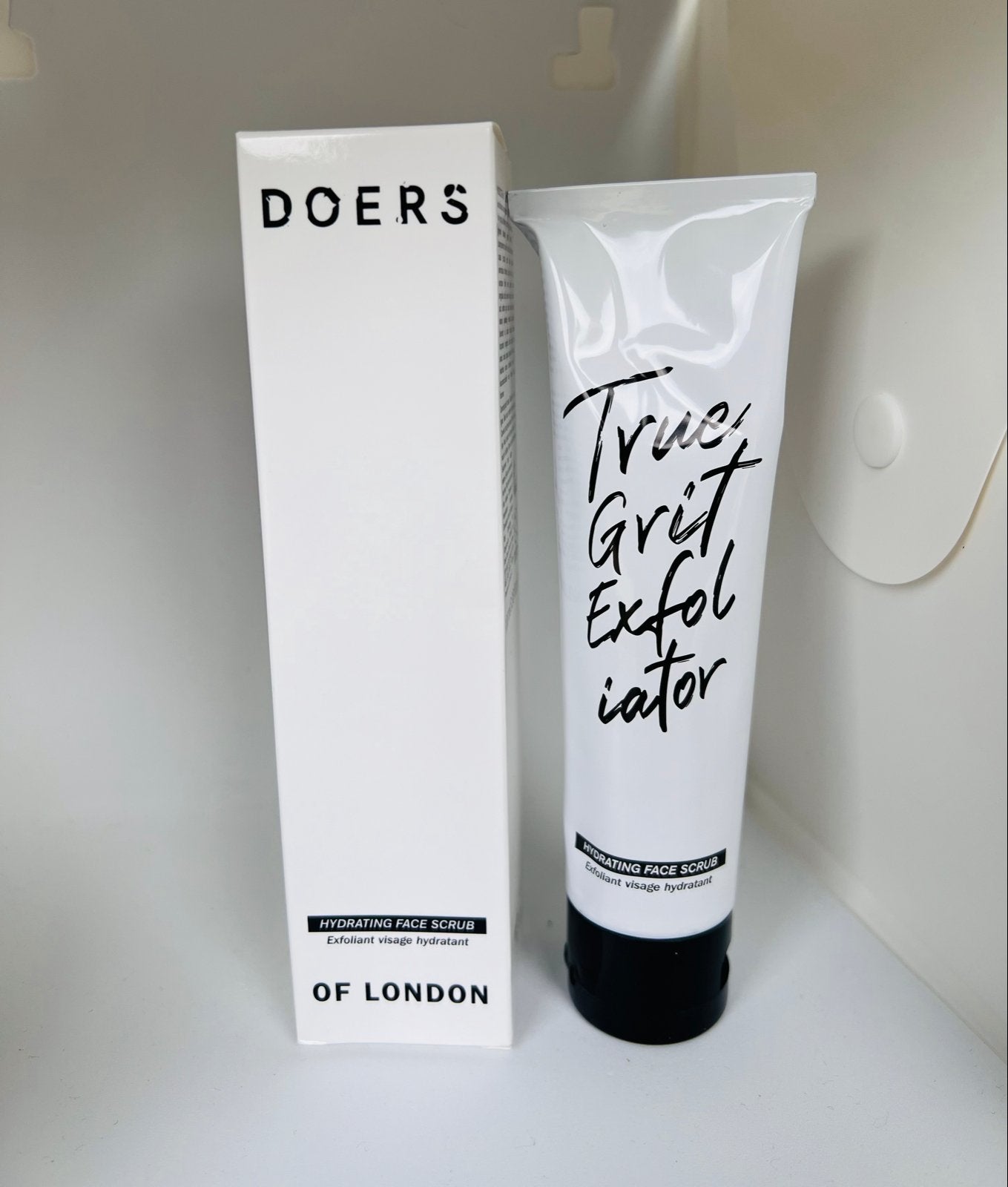 DOERS OF LONDON Hydrating Face Scrub 100 ml, Verzenden, Nieuw, Gehele gezicht, Reiniging