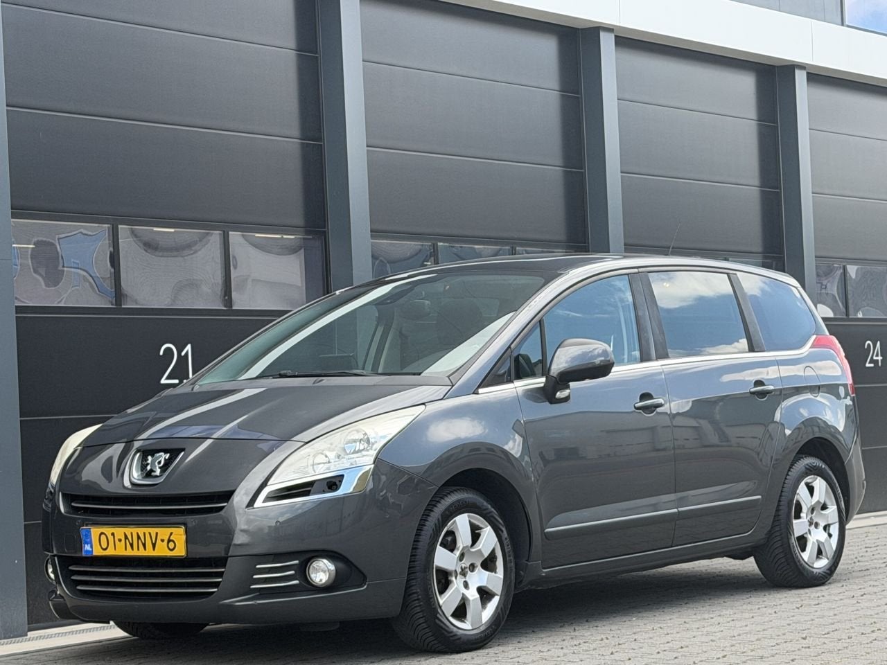 Peugeot 5008 1.6 VTi Navi Clima 7-PERS (bj 2010), Auto's, Voorwielaandrijving, 4 cilinders, 7 stoelen, 14 km/l