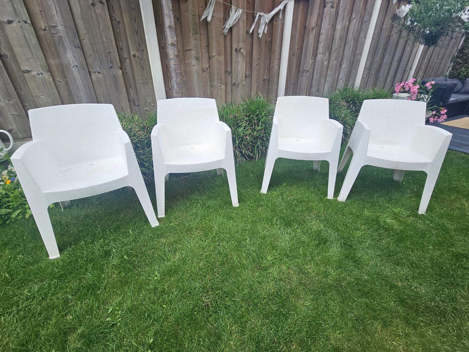 4x witte kunststof design tuinstoelen stapelbaar, Tuin en Terras, Ophalen, Gebruikt, Kunststof, Stapelbaar