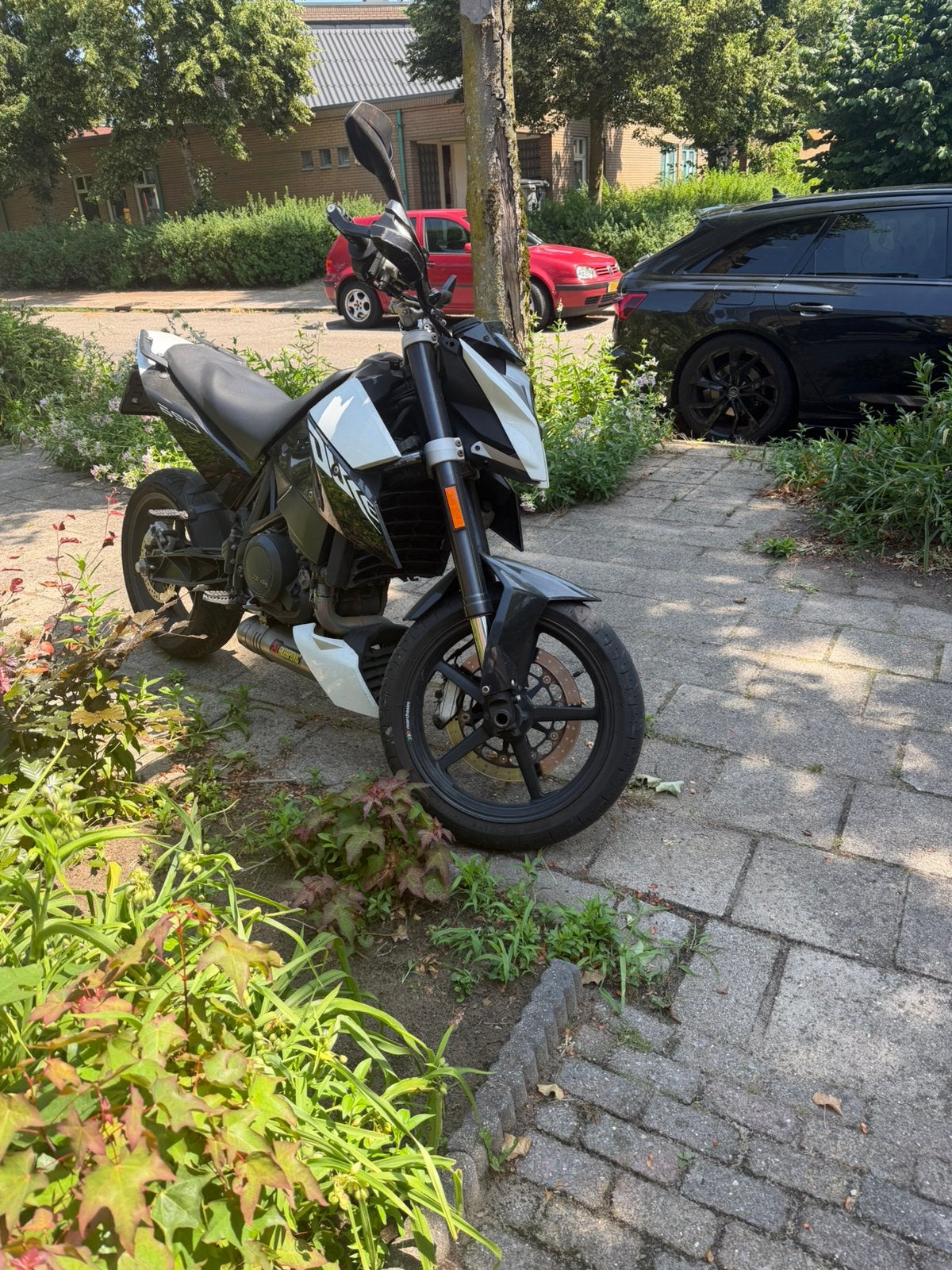 KTM Duke 690 - 2011 - 35.000 km - Akrapovic uitlaat, Sportuitlaat, Gebruikt, Particulier, Meer dan 35 kW