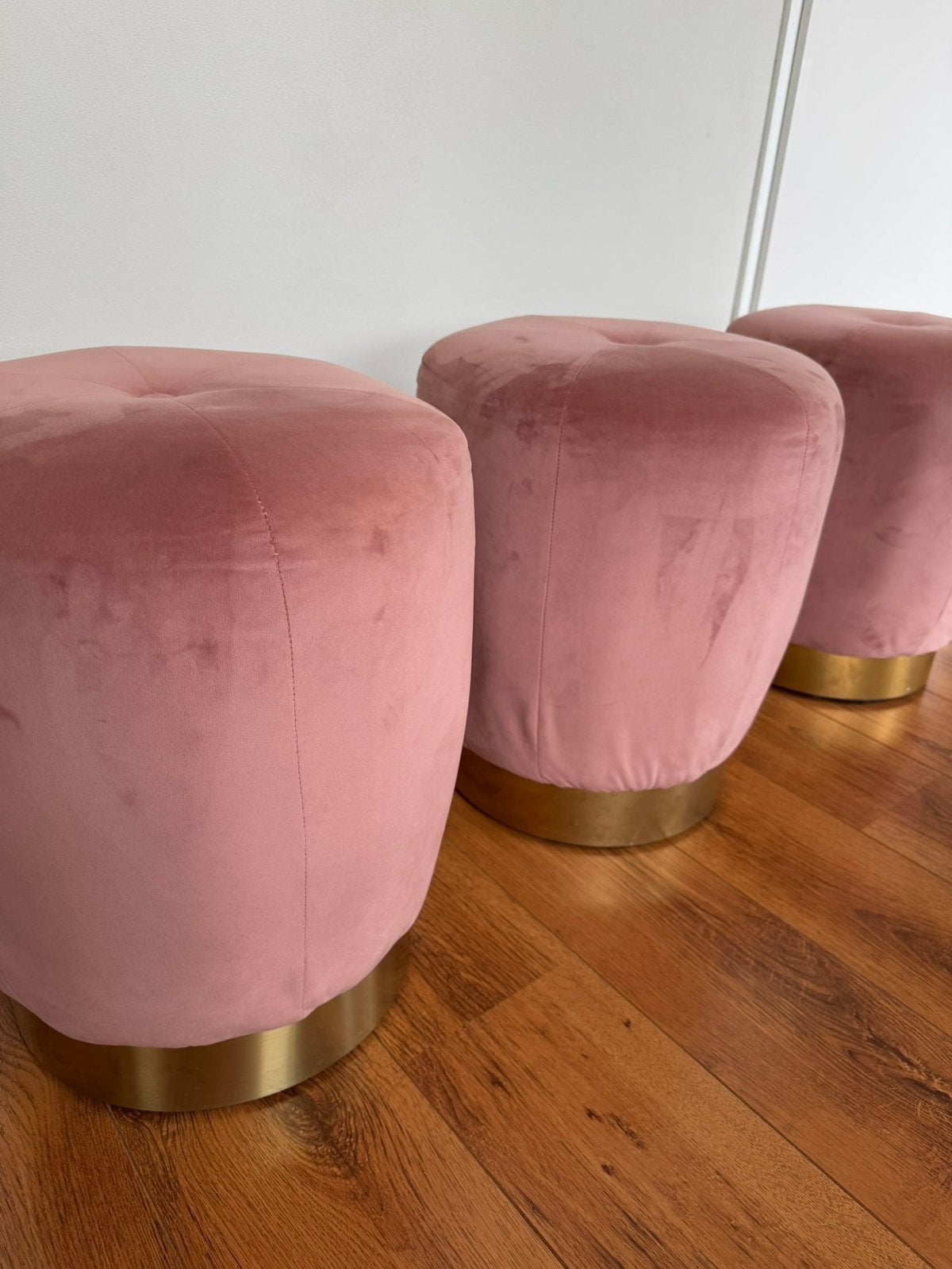 3 roze krukjes / poefjes, Ophalen, Hout
