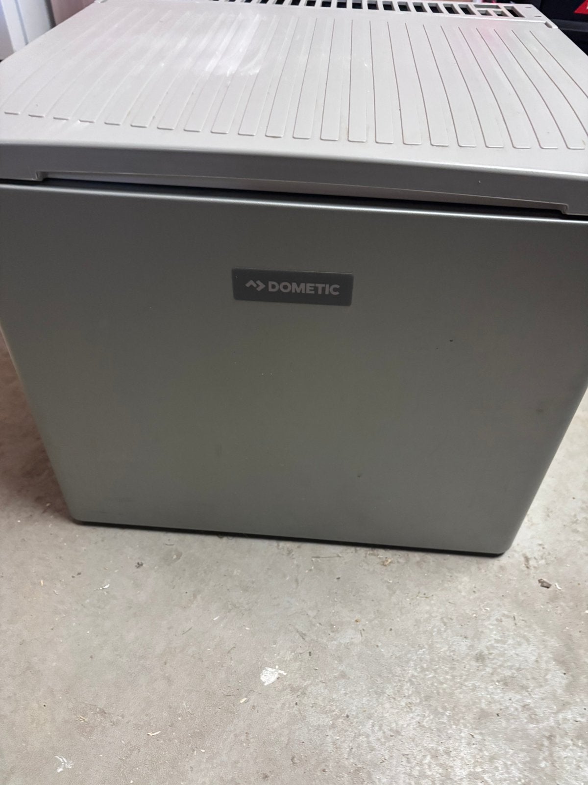Mestic dometic koelbox, gas, stroom & 12v, Caravans en Kamperen, Ophalen, Zo goed als nieuw, Elektrisch